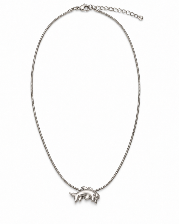 Collar Brisa Marina – Doble Delfín Rodiado