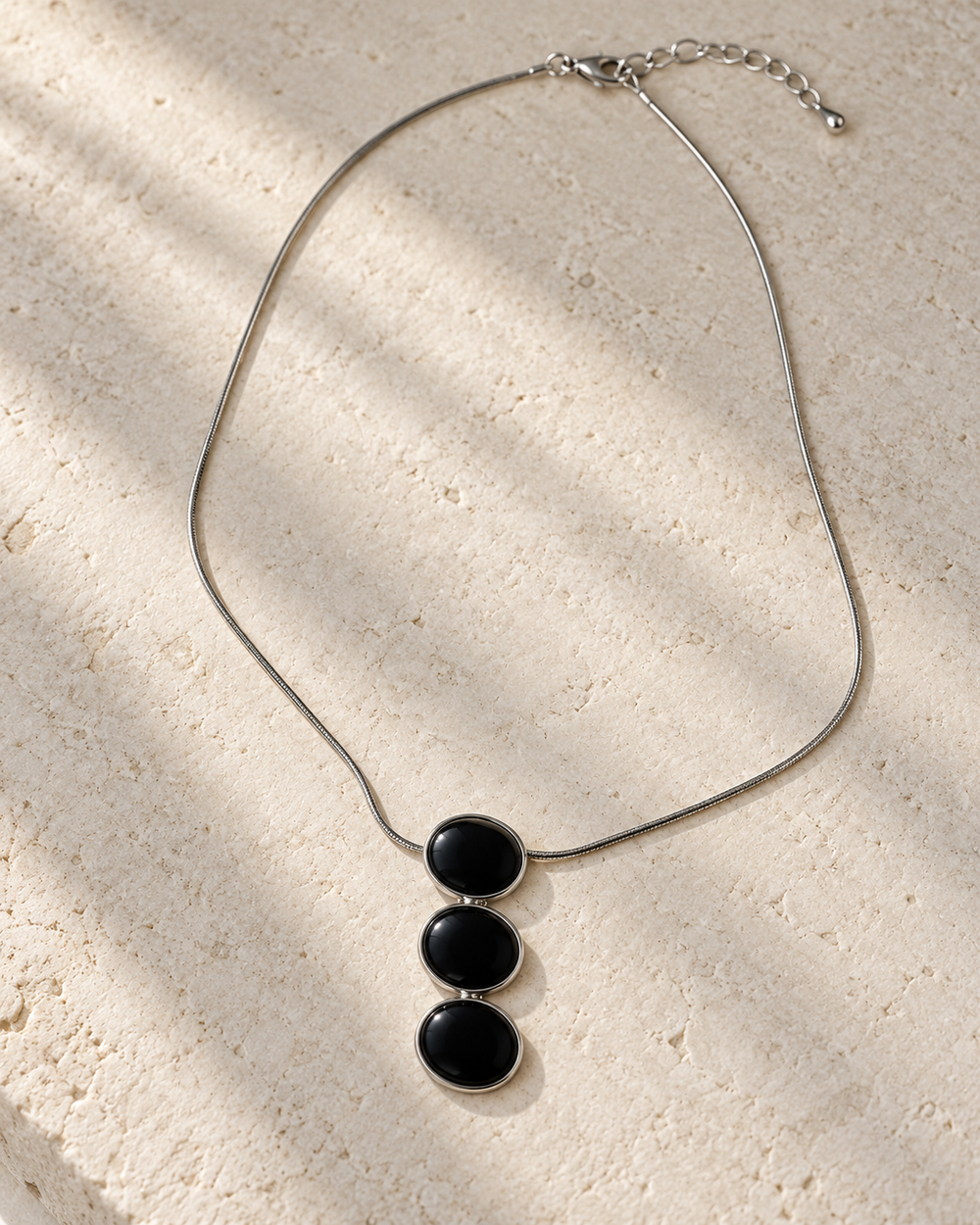 Collar Eclipse – Negro y Plateado