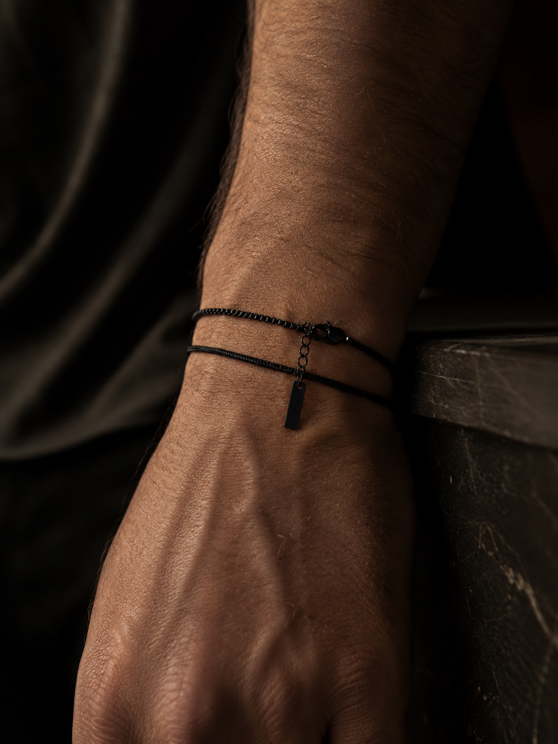 The Line - Bracelet - Black