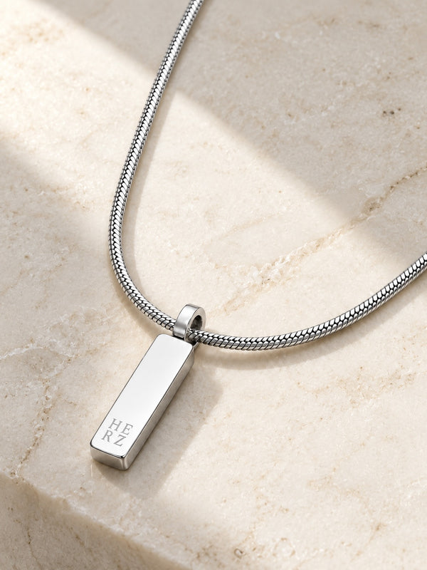 HERZ Gravur-Halskette – The Line Silber
